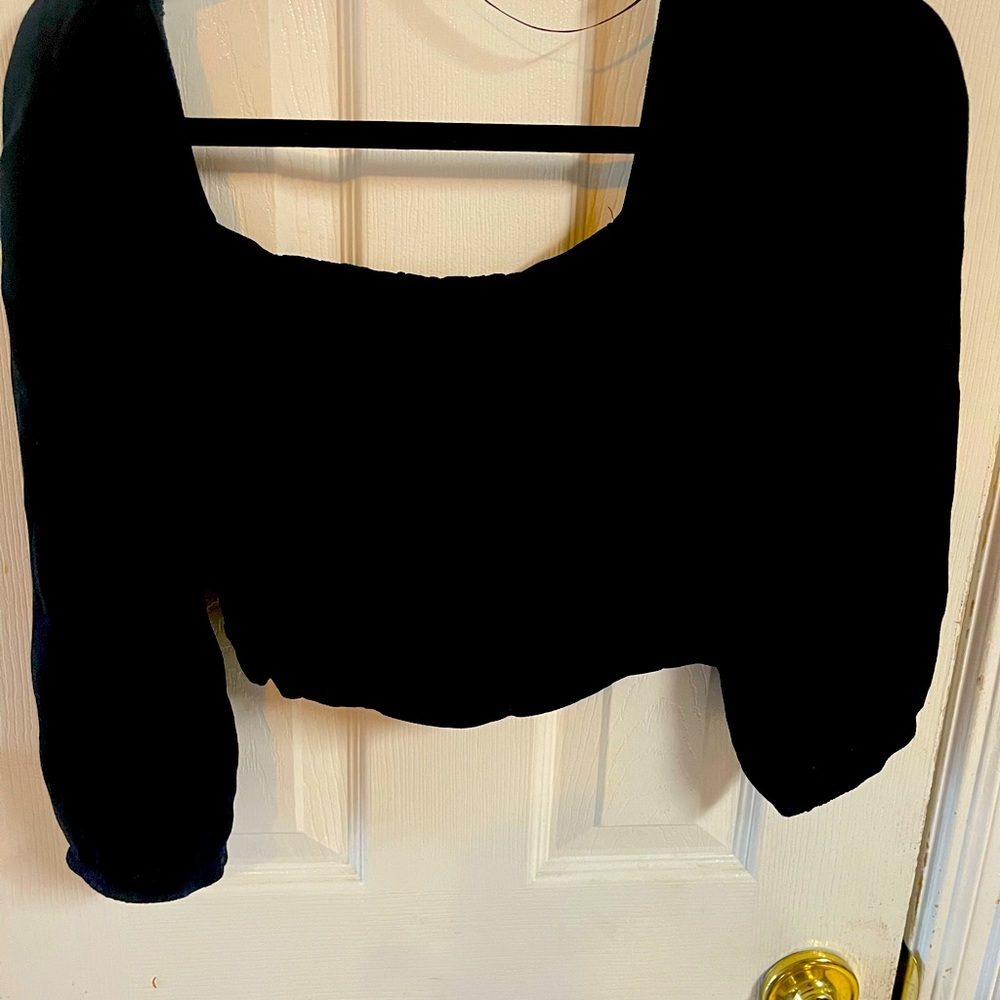 Cute black crop top size S